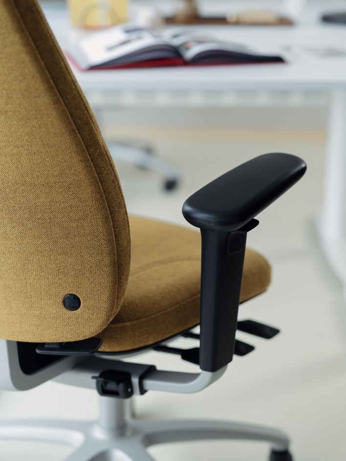 RH Logic armrest